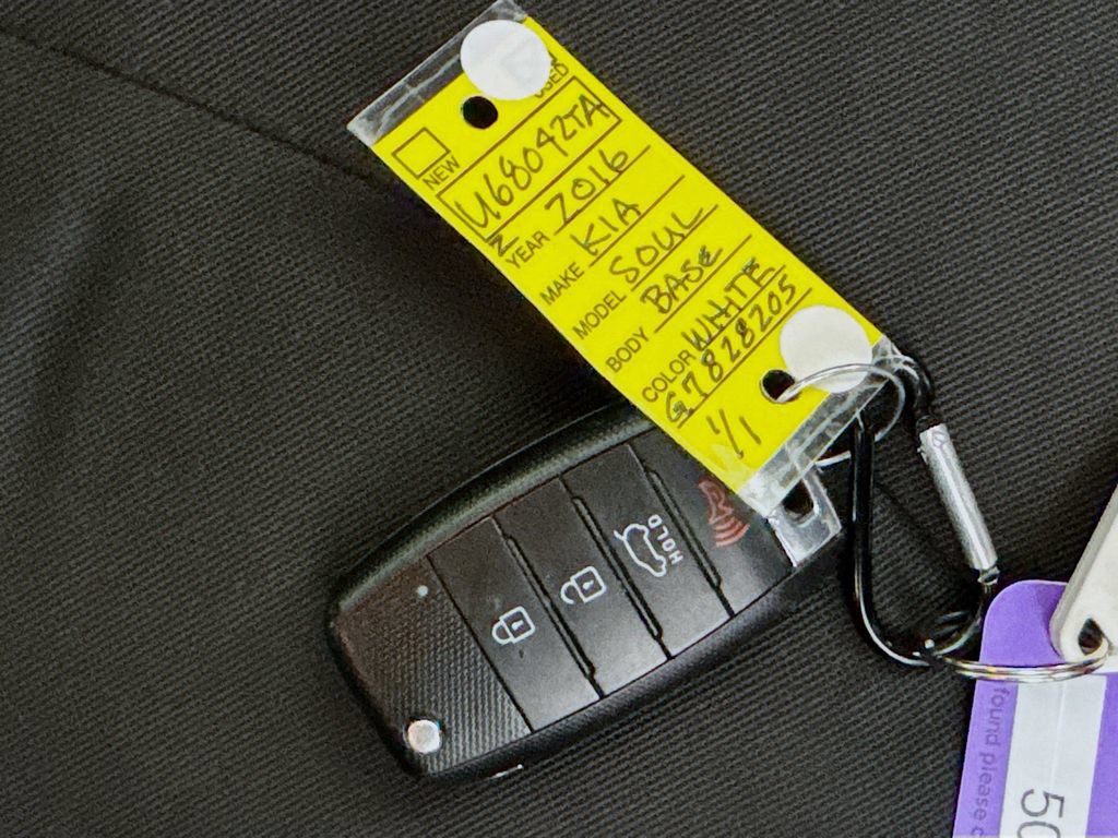 Used 2016 Kia Soul FWD image 31