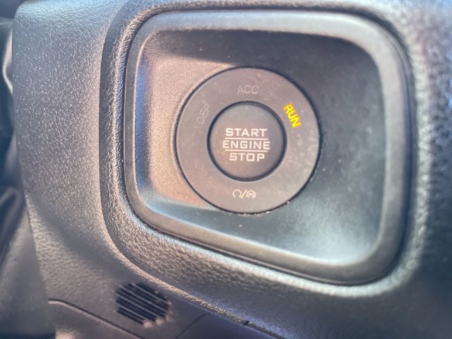 Used 2024 Jeep Wrangler Unlimited w/ Convenience Group AWD/4WD image 16