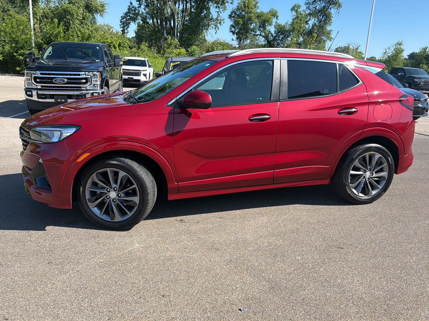 Used 2021 Buick Encore GX Select w/ Sport Touring Package FWD image 3