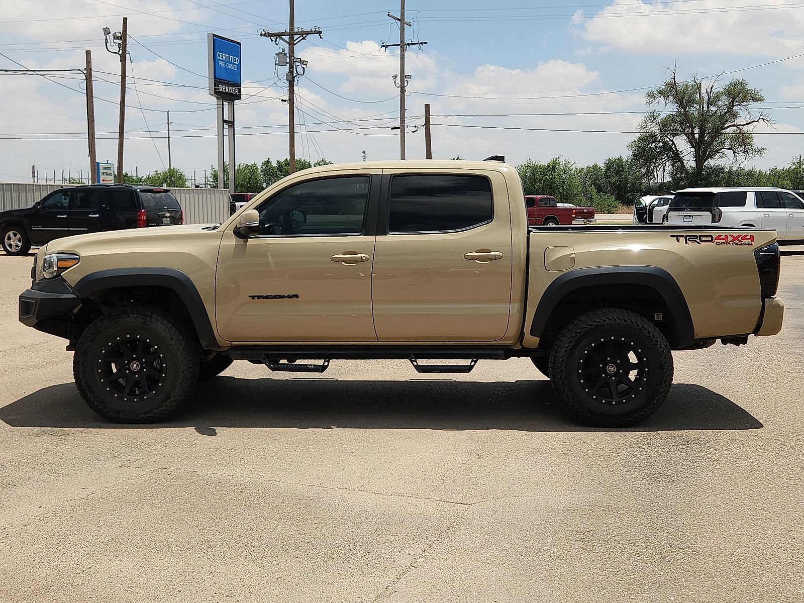 Used 2020 Toyota Tacoma TRD Off-Road w/ Technology Package AWD/4WD image 2