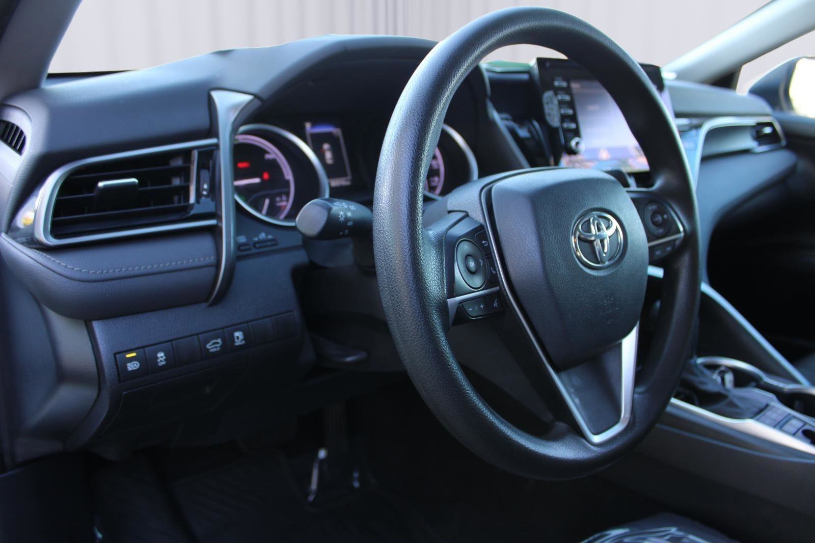 Used 2021 Toyota Camry LE image 13