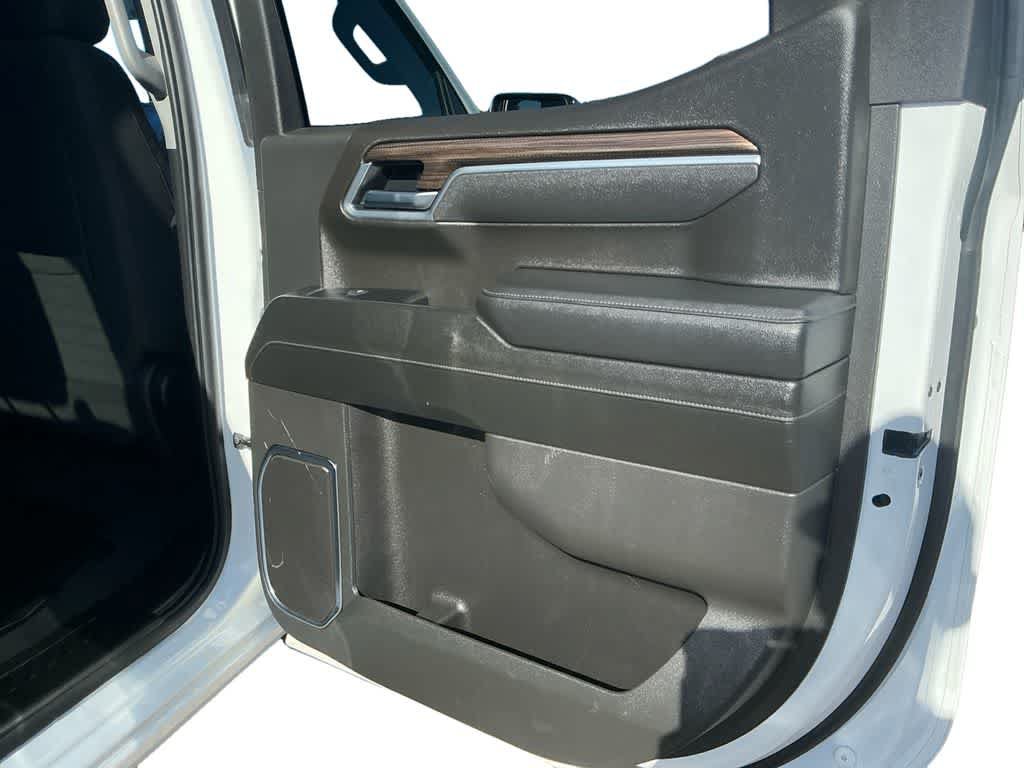 Used 2025 Chevrolet Silverado 1500 LT AWD/4WD image 18