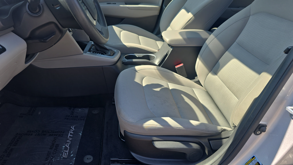 Used 2017 Hyundai Elantra SE w/ Cargo Package FWD image 14