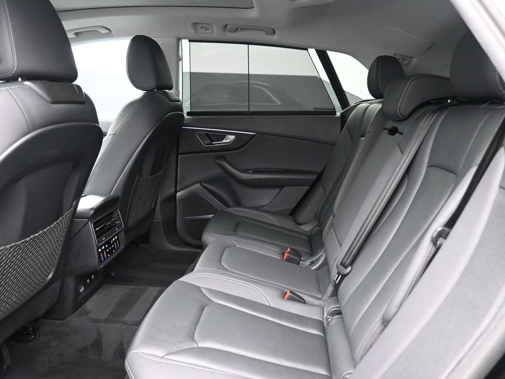 Used 2021 Audi Q8 Prestige w/ Prestige Package image 19