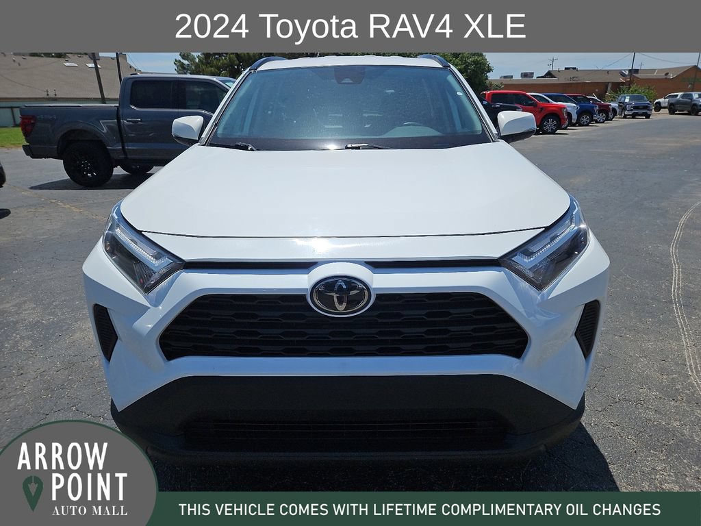 Used 2024 Toyota RAV4 XLE FWD image 3