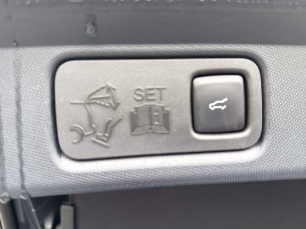 Used 2022 Ford Mustang Mach-E Premium AWD/4WD image 47