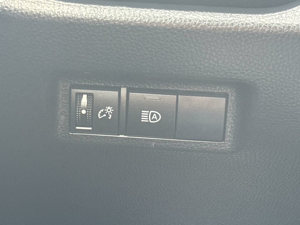 Used 2019 Toyota RAV4 LE w/ All Weather Liner Package AWD/4WD image 30