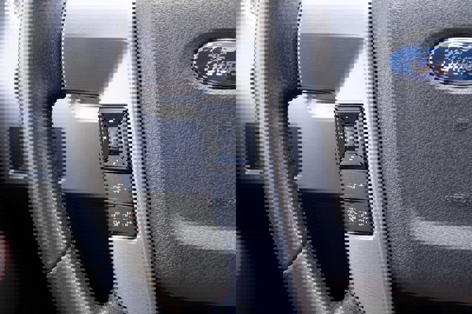 Used 2013 Ford F150 Limited image 6