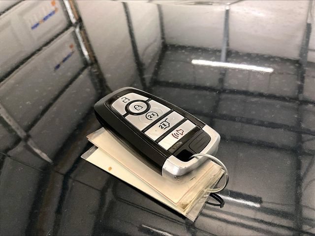 Used 2022 Ford Explorer XLT w/ Equipment Group 202A AWD/4WD image 9