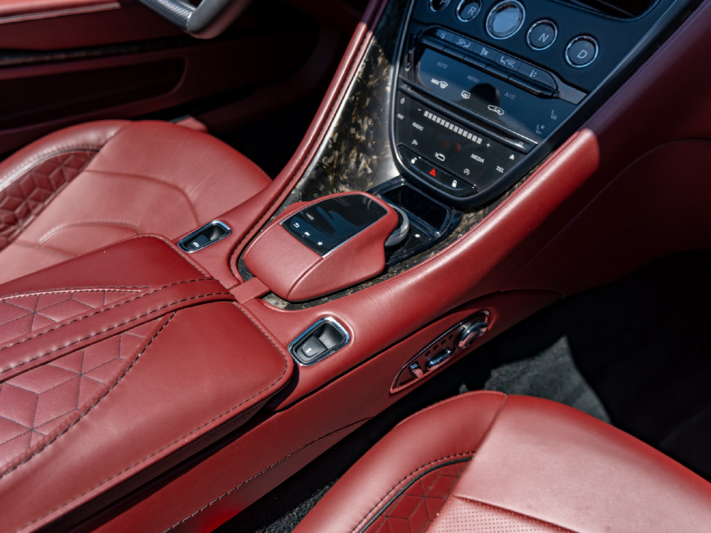 Used 2020 Aston Martin DBS Superleggera Volante RWD image 40