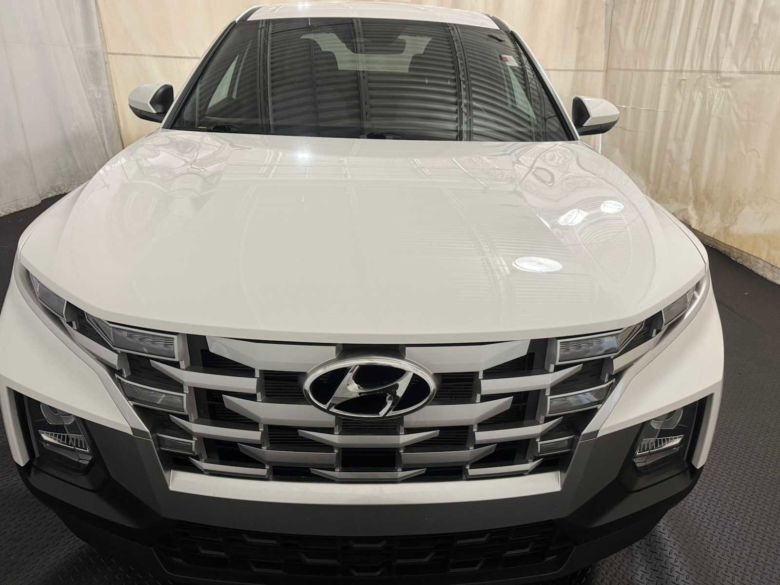 Used 2023 Hyundai Santa Cruz SE image 3