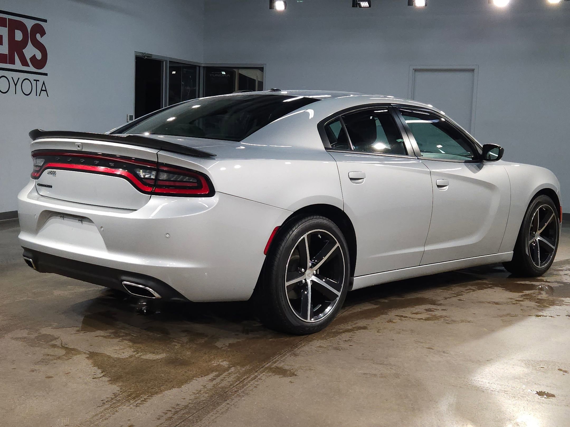 Used 2022 Dodge Charger SXT w/ Blacktop Package image 7
