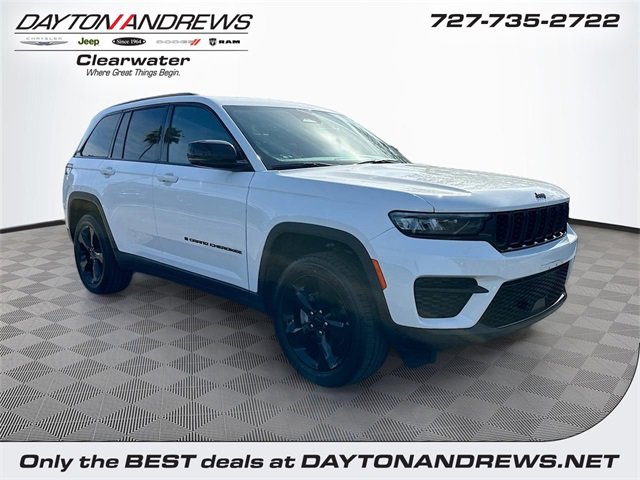 Used 2023 Jeep Grand Cherokee Altitude image 1