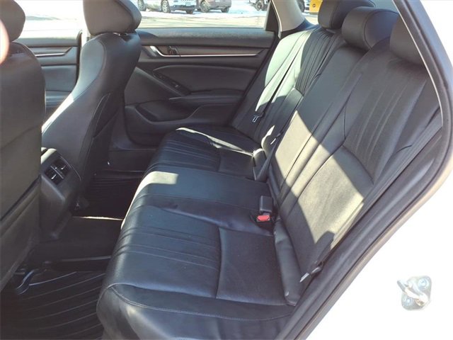 Used 2018 Honda Accord Touring image 12