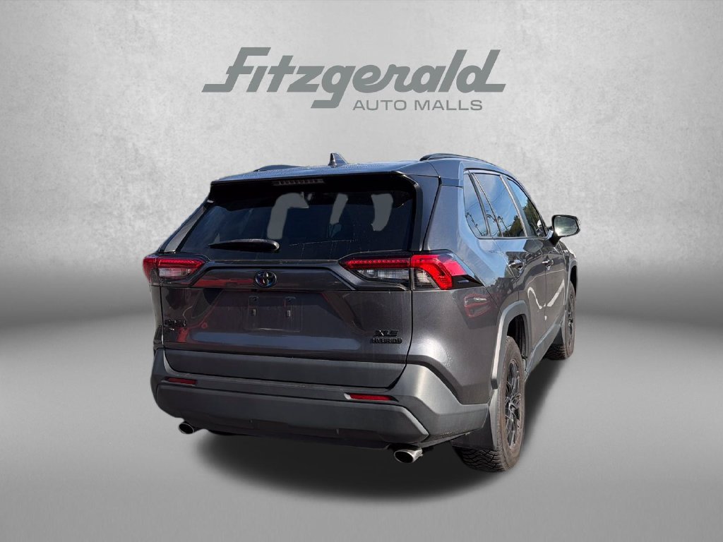 Used 2021 Toyota RAV4 XLE w/ Convenience Package AWD/4WD image 8