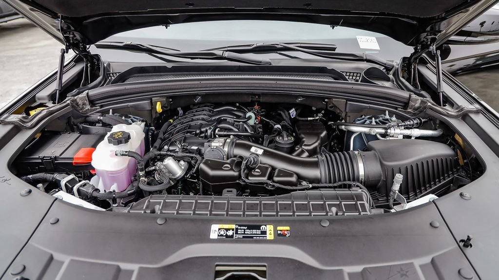 New 2025 Jeep Grand Cherokee L Limited w/ Black Appearance Package image 28