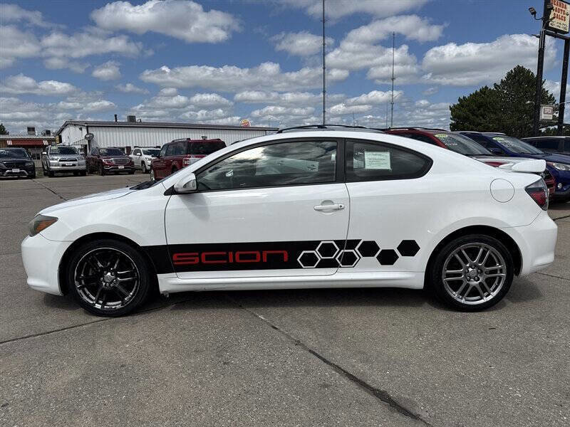 Used 2010 Scion tC image 3