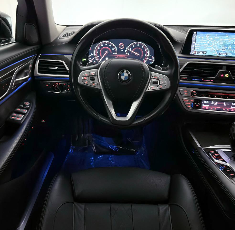 Used 2018 BMW 750i xDrive AWD/4WD image 30