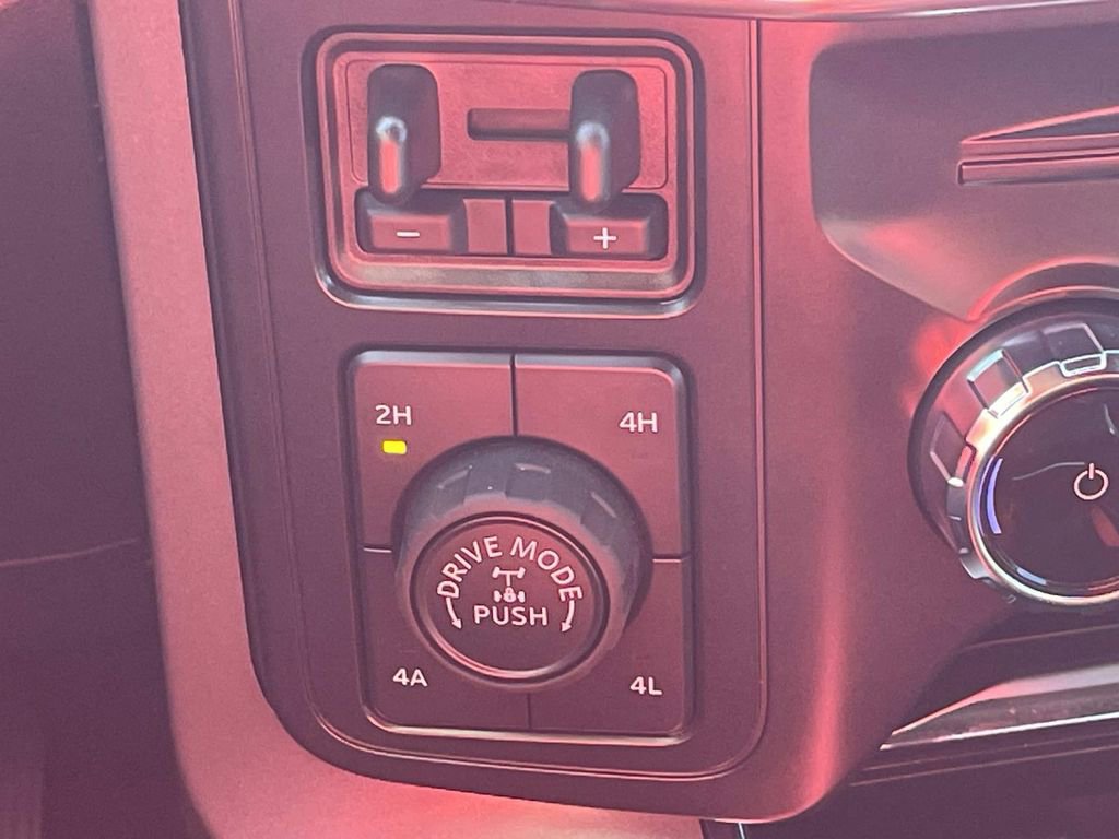 Used 2025 Ford F150 Lariat w/ Equipment Group 501A Mid image 25