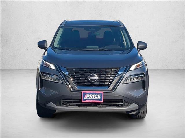 Used 2023 Nissan Rogue SV w/ SV Premium Package FWD image 2