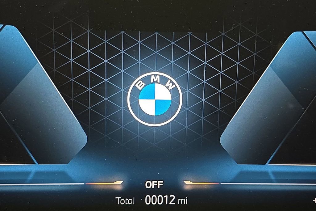 Used 2025 BMW 230i xDrive Coupe w/ Convenience Package image 16