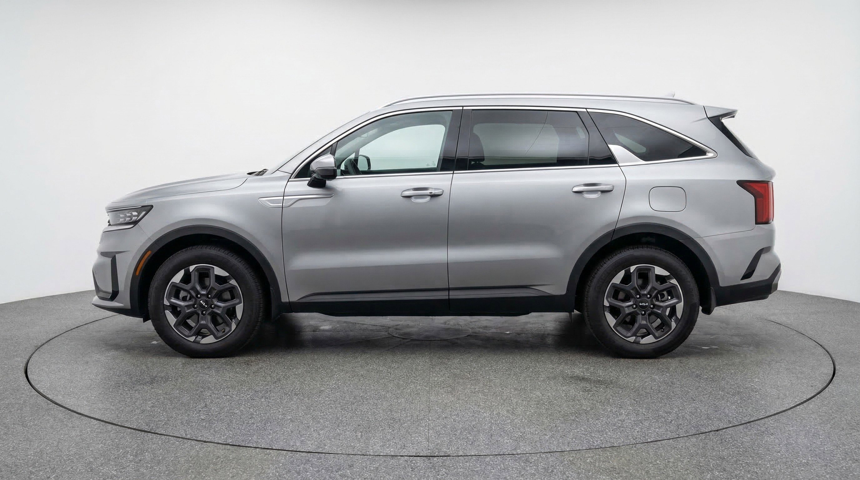 Used 2024 Kia Sorento S FWD image 5