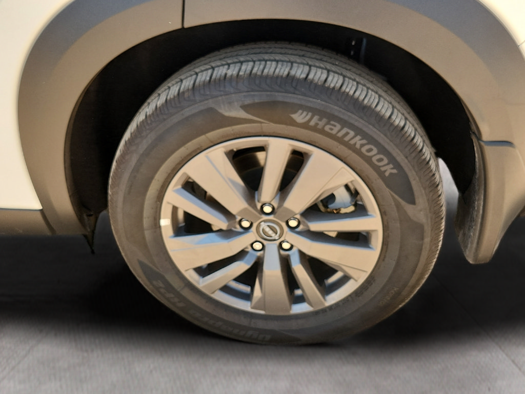 Used 2026 Nissan Pathfinder S FWD image 24