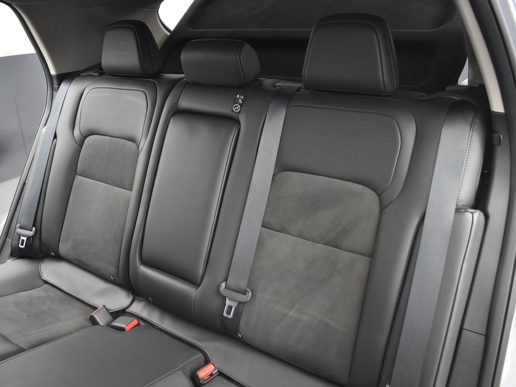 Used 2023 Nissan Ariya AWD image 17