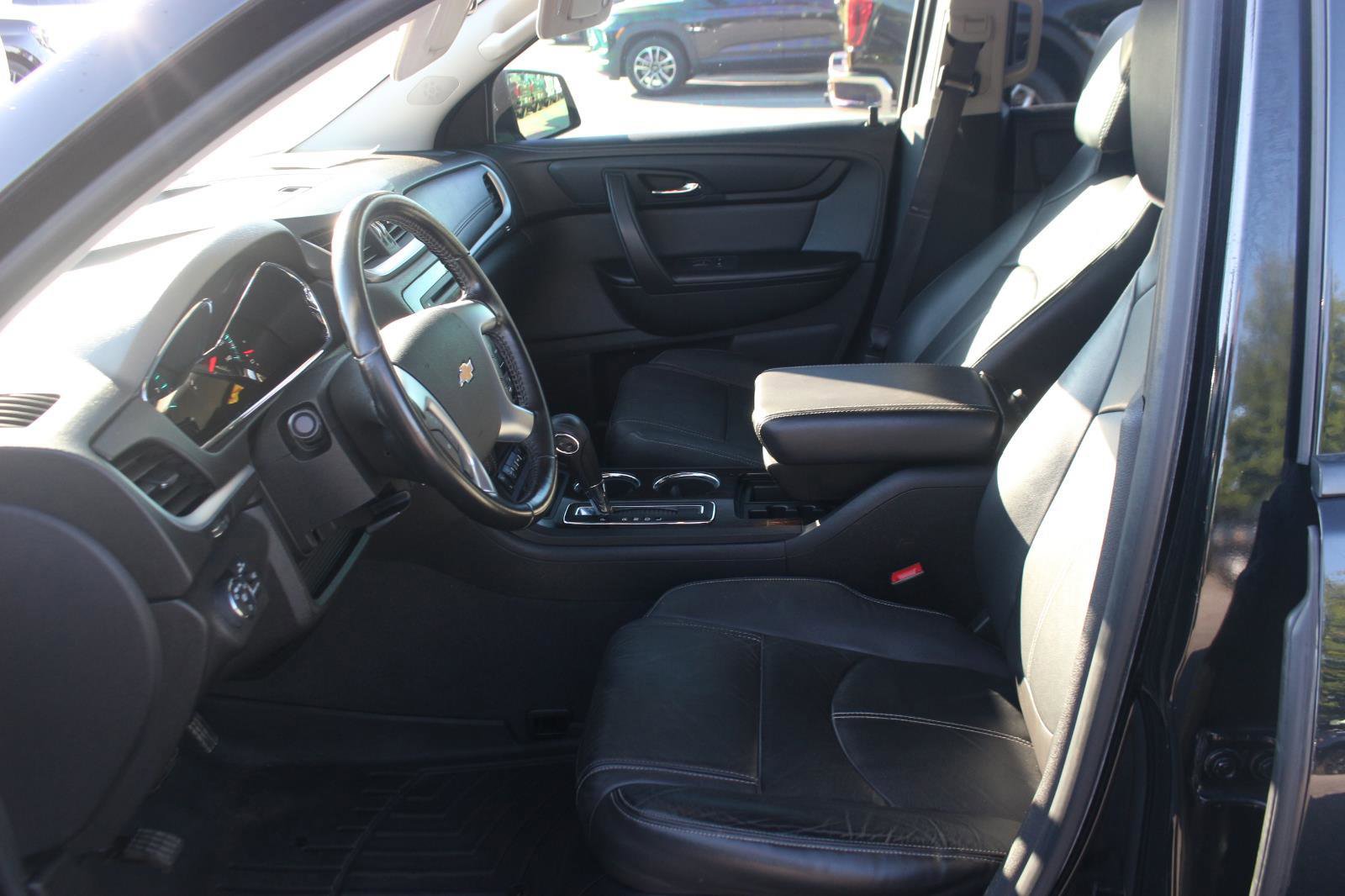 Used 2017 Chevrolet Traverse LT AWD/4WD image 17