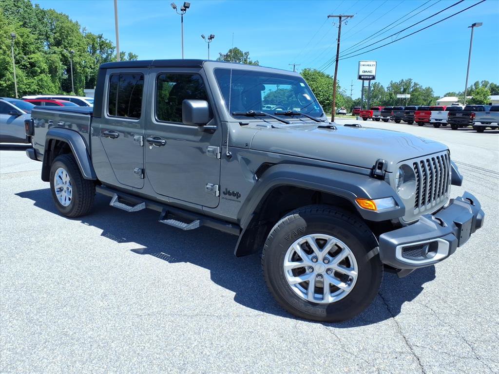 Used 2023 Jeep Gladiator Sport AWD/4WD image 2