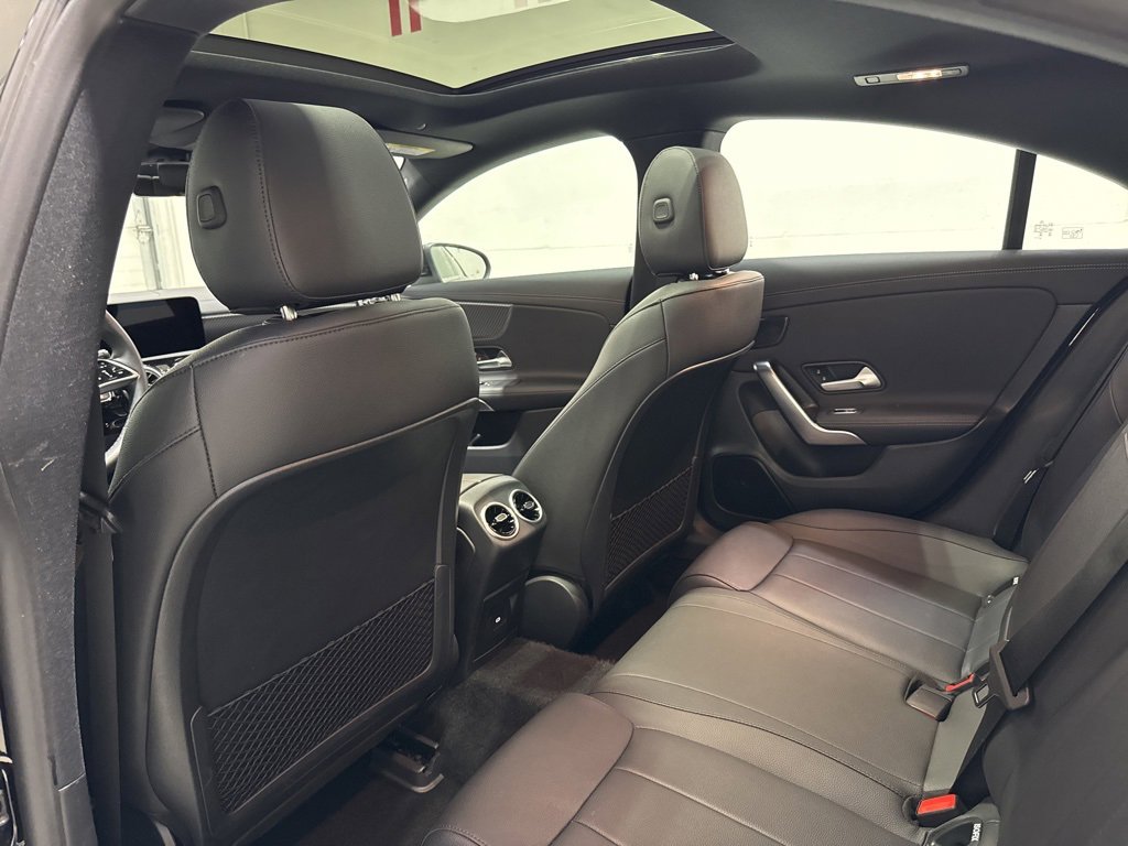 Used 2025 Mercedes-Benz CLA 250 4MATIC w/ Exclusive Package image 33