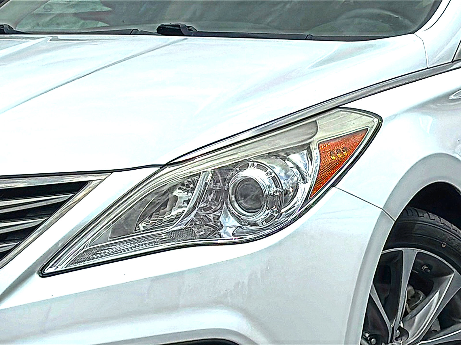 Used 2017 Hyundai Azera FWD image 4