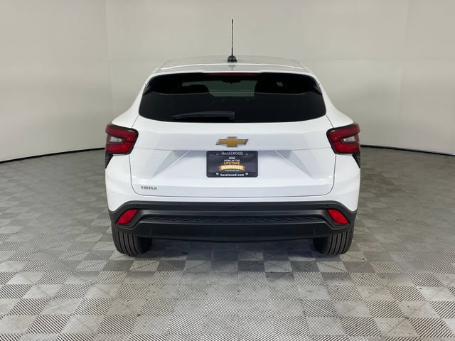New 2026 Chevrolet Trax LS w/ Driver Confidence Package FWD image 20