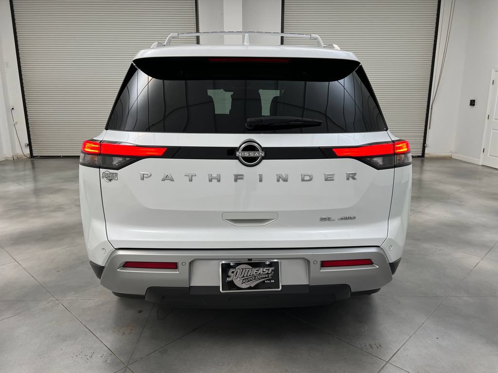 Used 2025 Nissan Pathfinder SL AWD/4WD image 8