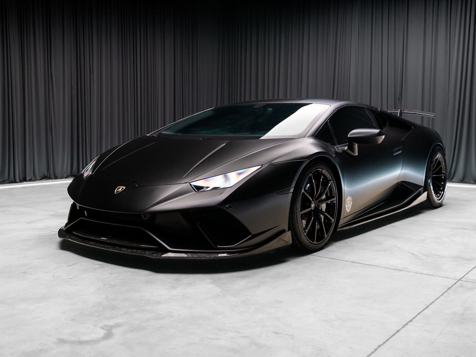 Used 2018 Lamborghini Huracan Performante AWD/4WD image 26