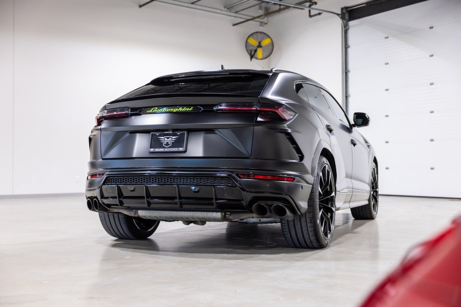 Used 2022 Lamborghini Urus AWD/4WD image 4