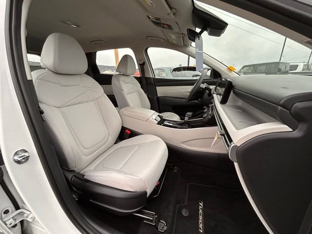 Used 2025 Hyundai Tucson SE image 29