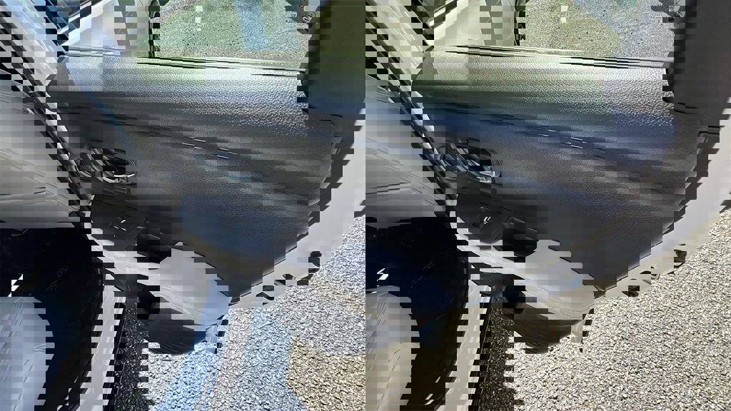 Used 2023 Honda HR-V EX-L image 18