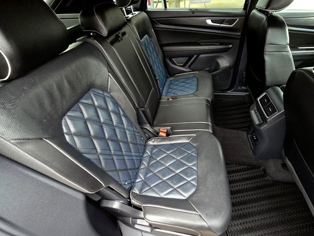 Used 2024 Volkswagen Atlas Cross Sport SEL Premium R-Line image 30