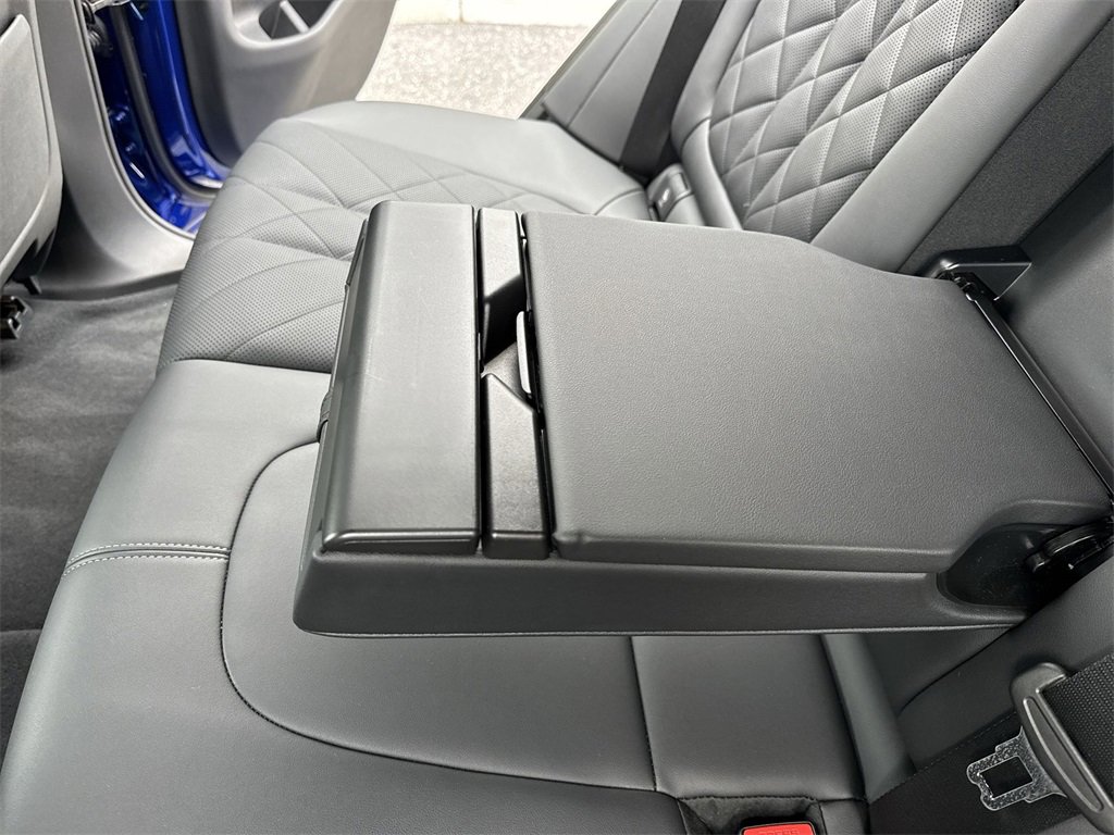 Used 2026 BMW X5 M60i image 39