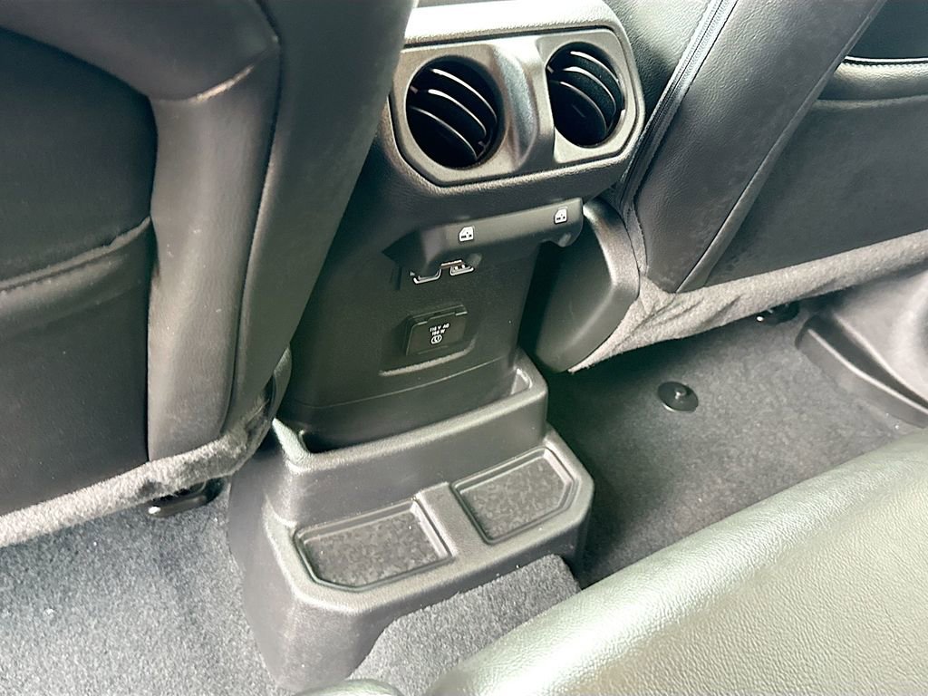Used 2023 Jeep Wrangler Unlimited Sahara w/ Cold Weather Group image 28
