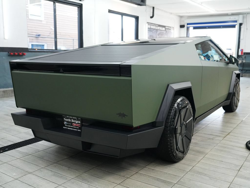 Used 2024 Tesla Cybertruck Cyberbeast AWD/4WD image 8