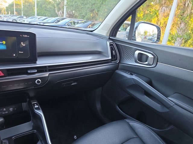 Certified 2025 Kia Sorento S FWD image 9