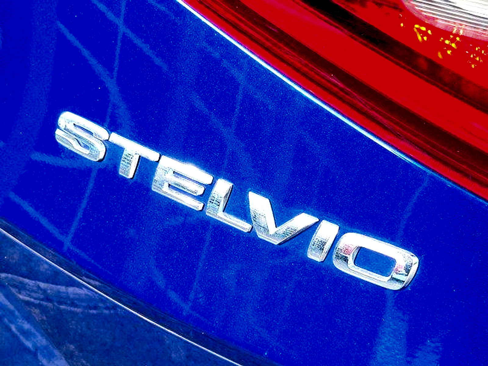 Used 2022 Alfa Romeo Stelvio Ti AWD/4WD image 10
