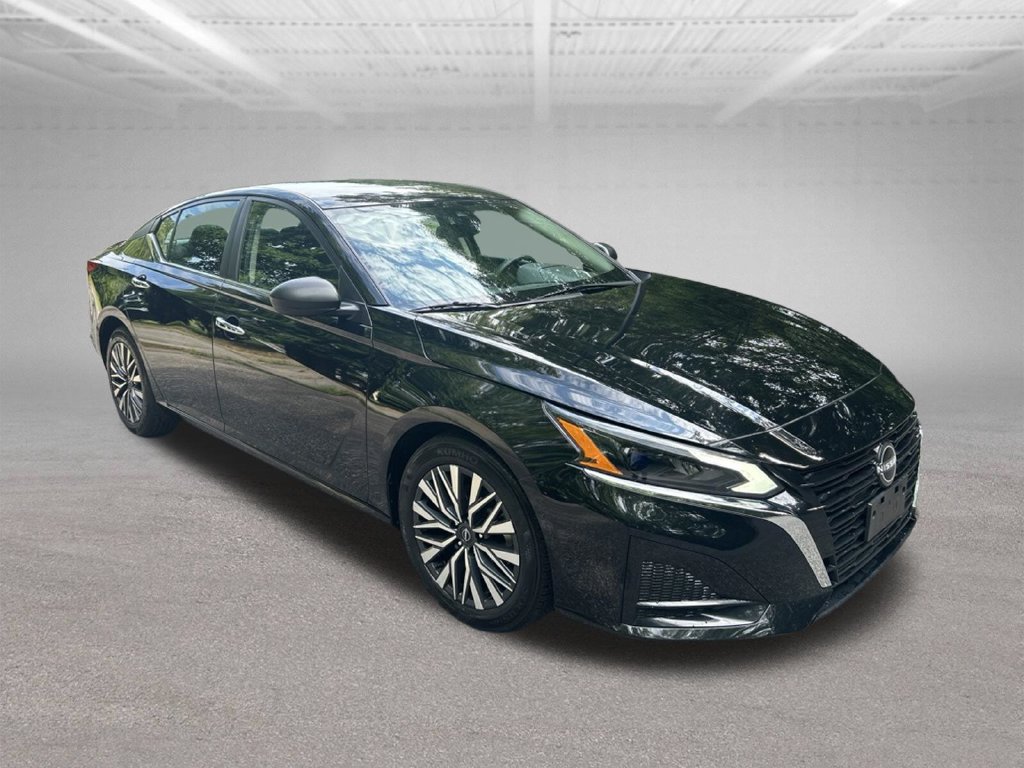 Used 2024 Nissan Altima 2.5 SV FWD image 8