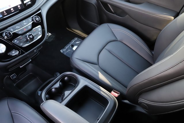 New 2026 Chrysler Pacifica Select image 29