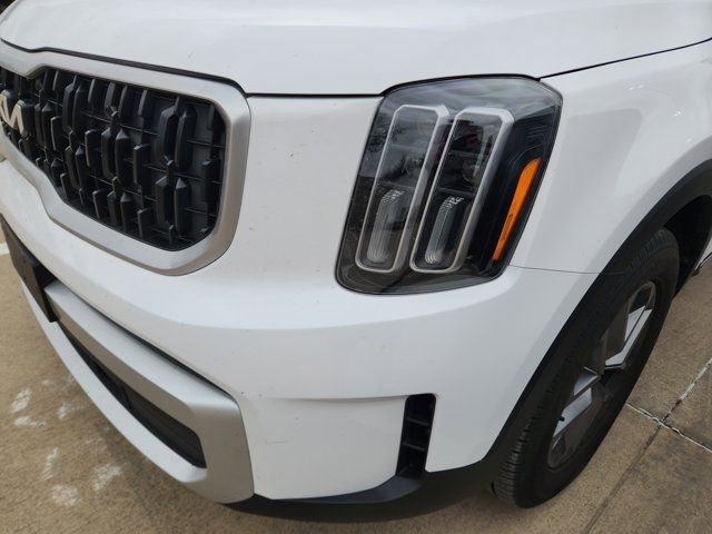 Used 2025 Kia Telluride LX image 8