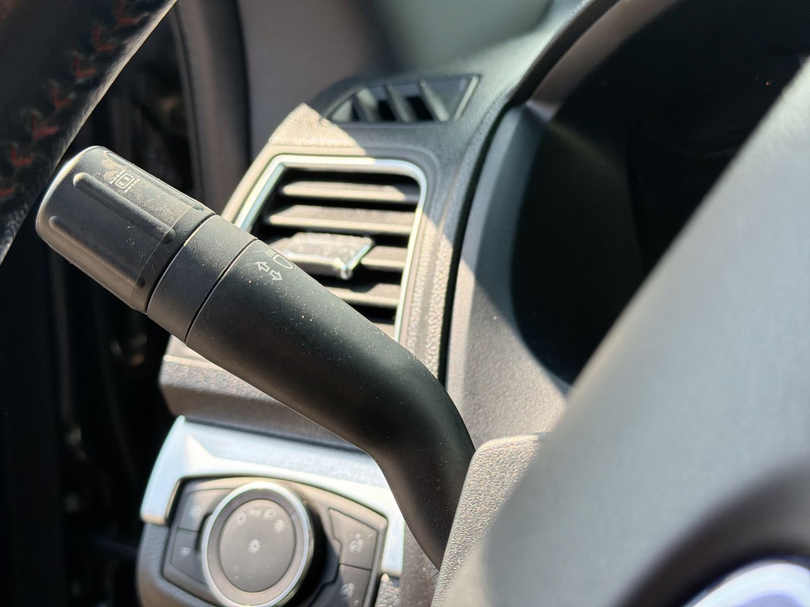 Used 2018 Ford Explorer Sport w/ Equipment Group 401A image 33