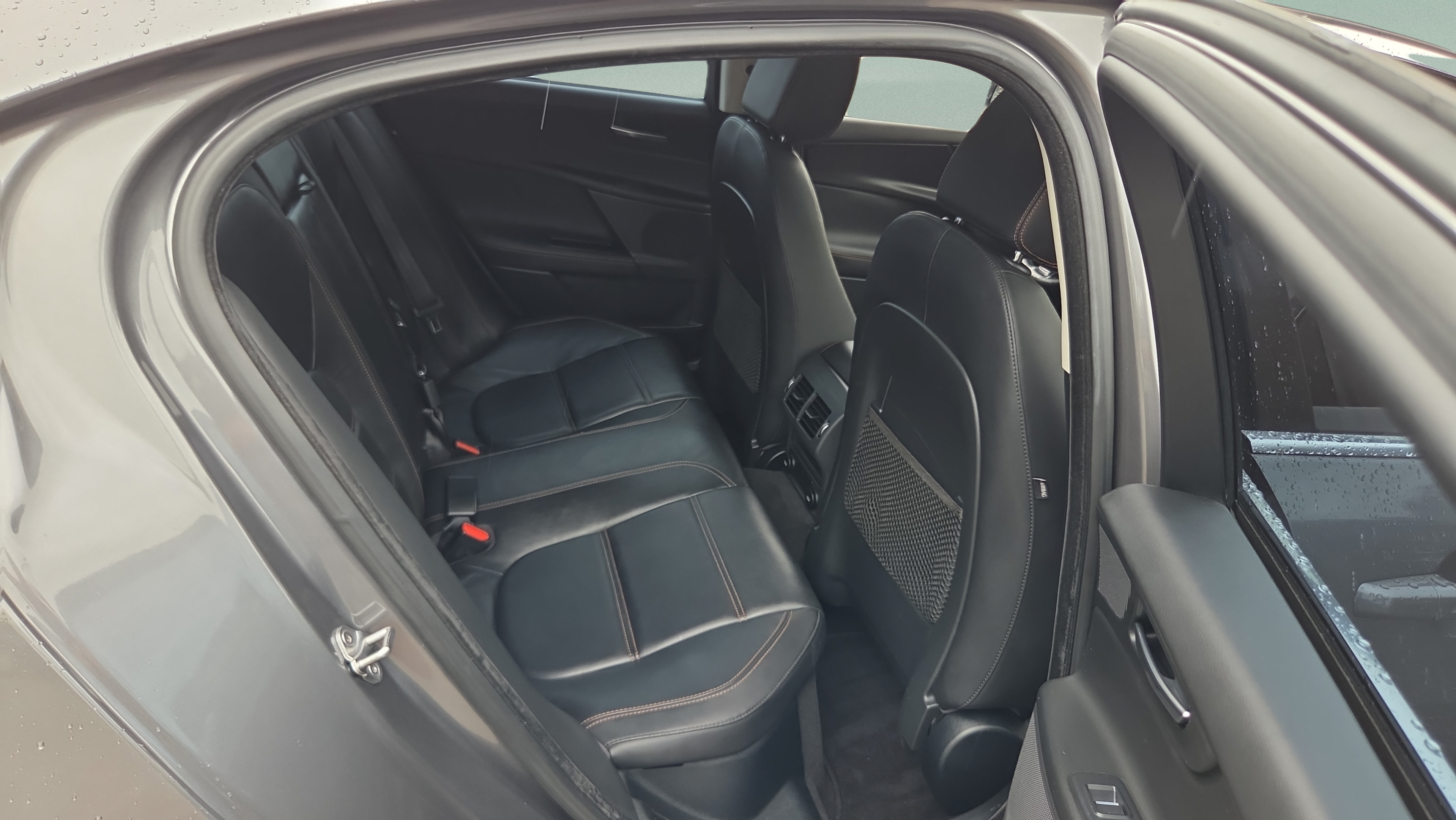 Used 2017 Jaguar XE Prestige RWD image 14