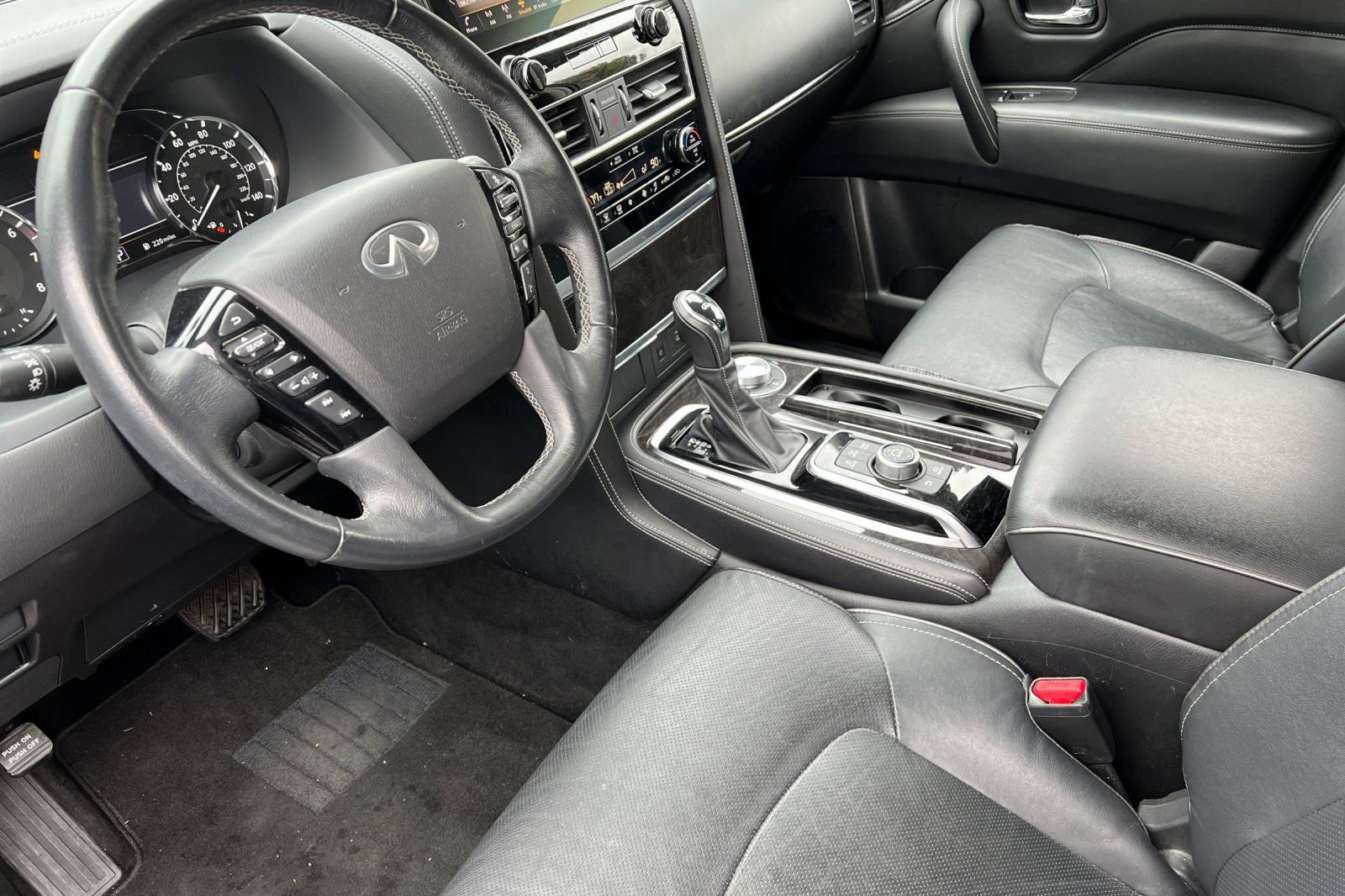 Used 2024 INFINITI QX80 Luxe image 11